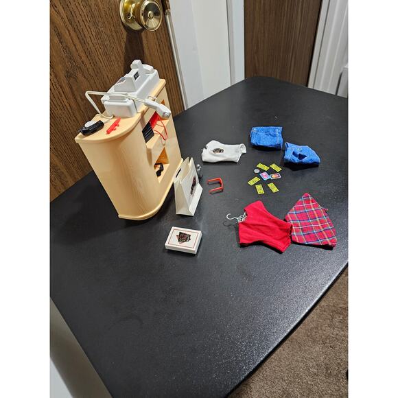 Vintage 1997 Cool Shoppin' Barbie - Picture 14 of 15